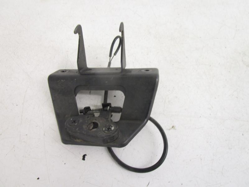 01 Kawasaki ZX 7R Ninja Seat Latch Bracket 32046-1420 1996-2003